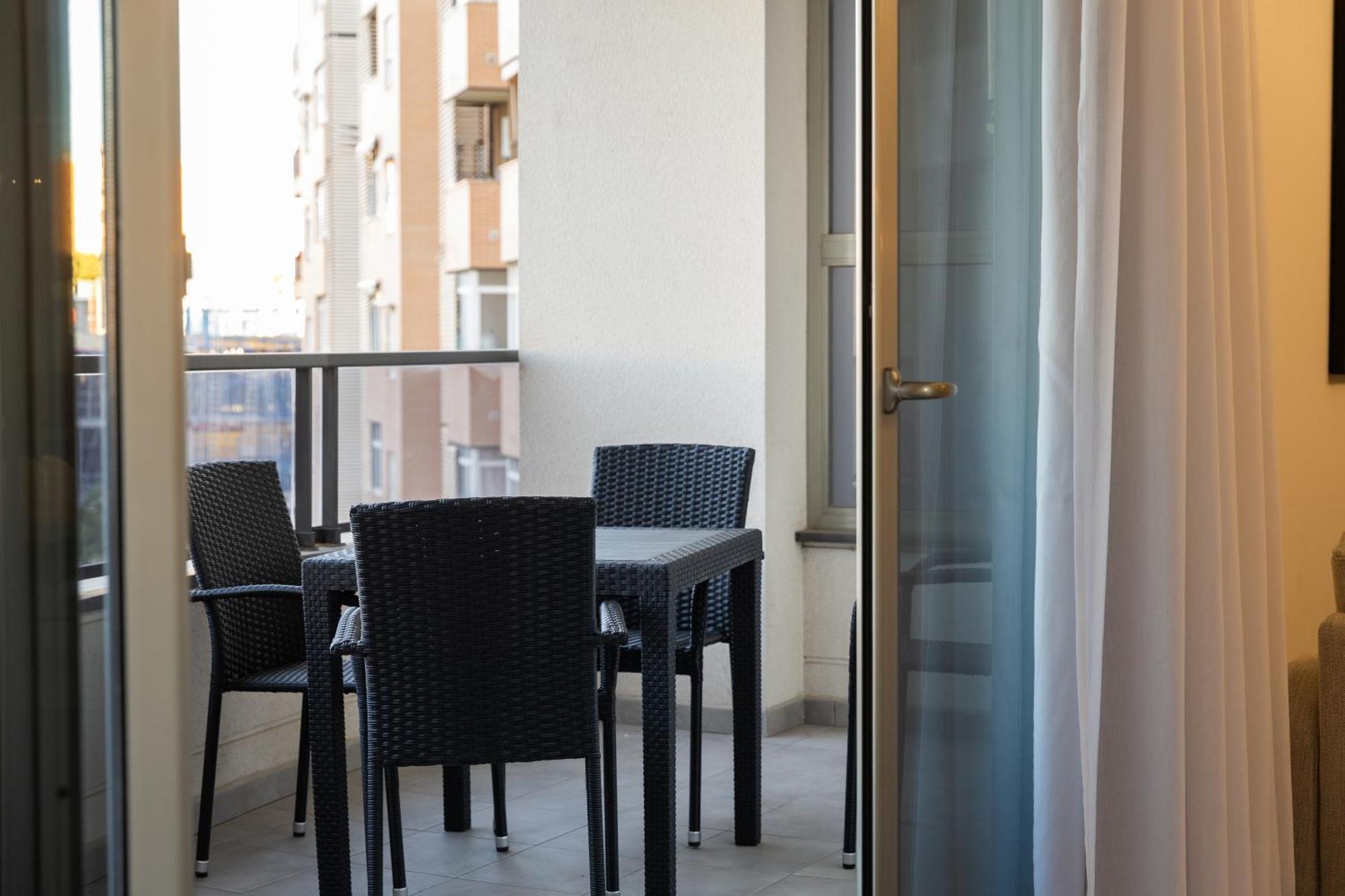 Guillman Suites Alicante Buitenkant foto
